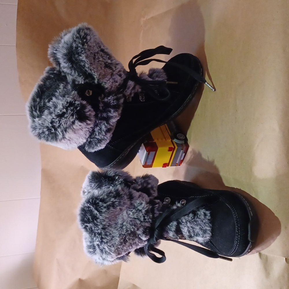 AETREX FIONA Women's size 6 - 6.5 black suede faux fur winter boots